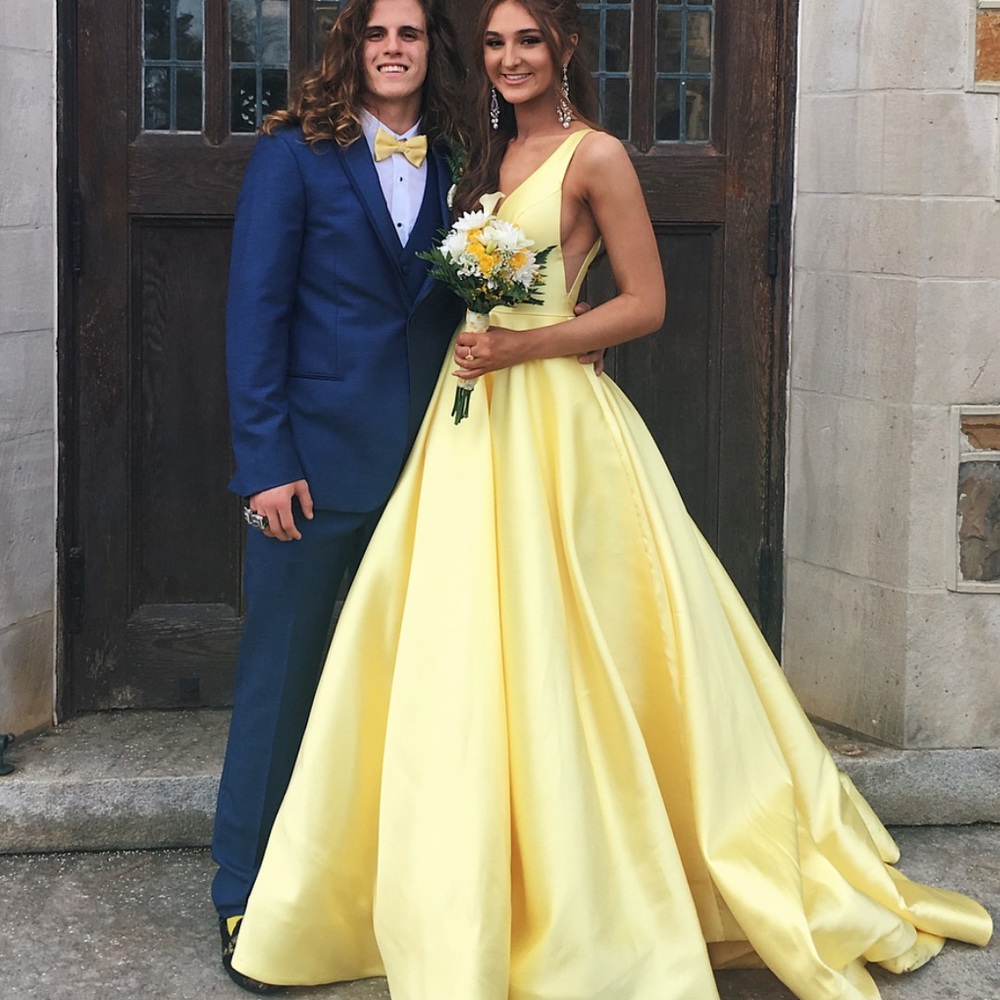 Yellow Sherri hill prom dress